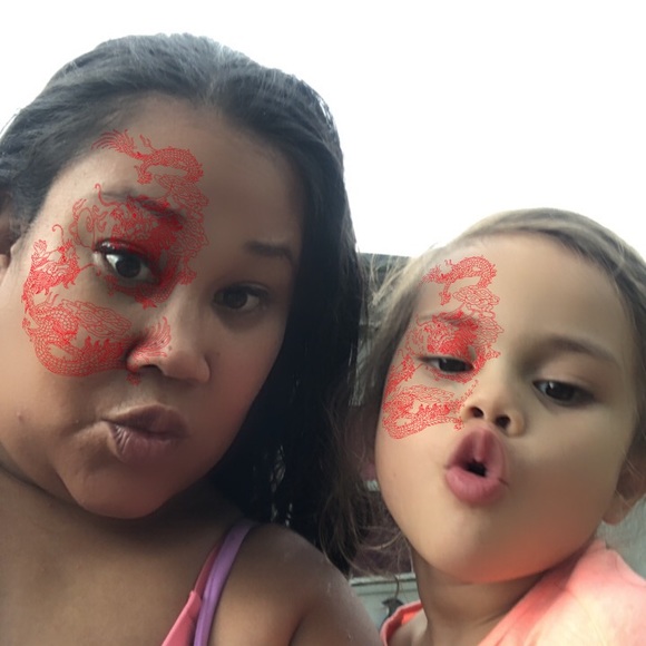 Meet your Posher, Cynthia - Picture 2 of 4